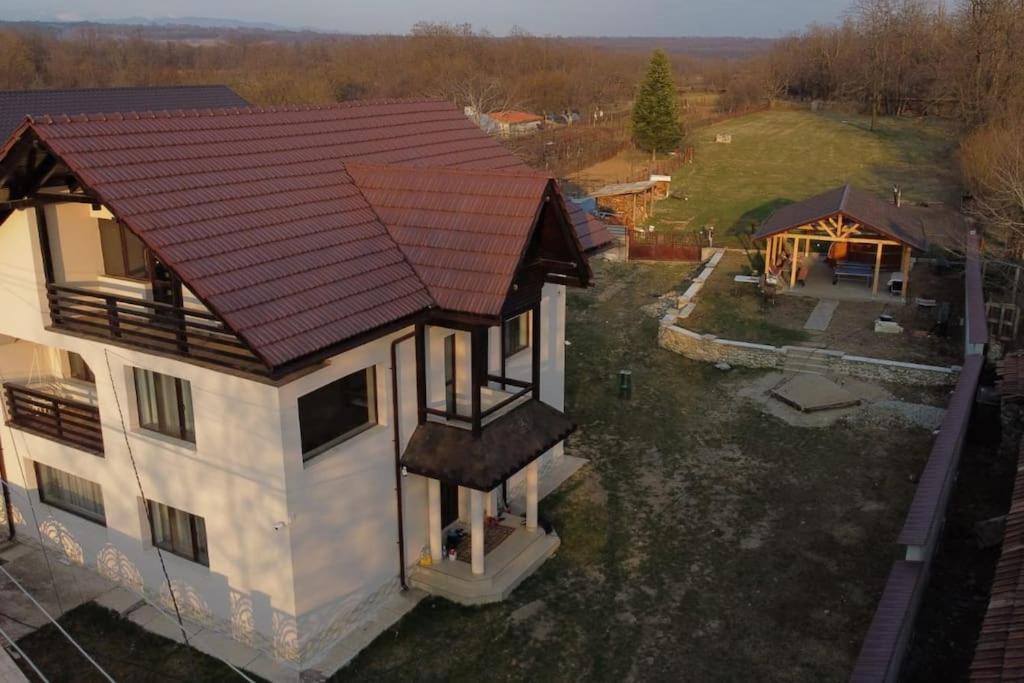 Pensiunea Valea Susitei, Ciubar, Sauna, Atv, Safarii Jepp Offroad Ghid Turistic, Climbing, Rafting, Paragliding Villa Târgu Jiu Exterior photo